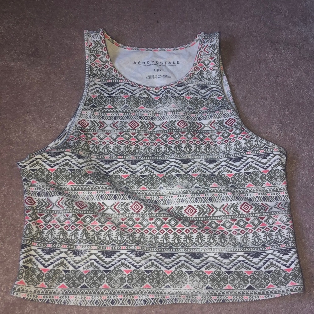 MAKE OFFERS:aero printed crop top!!!
